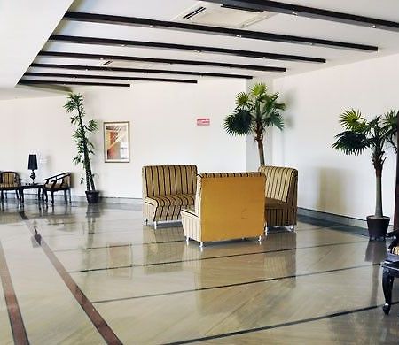 Hotel Ark Continental Rudrapur Екстериор снимка