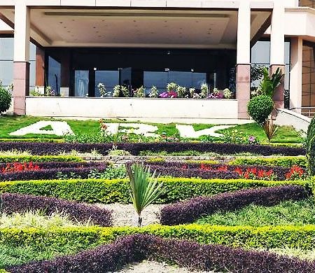 Hotel Ark Continental Rudrapur Екстериор снимка