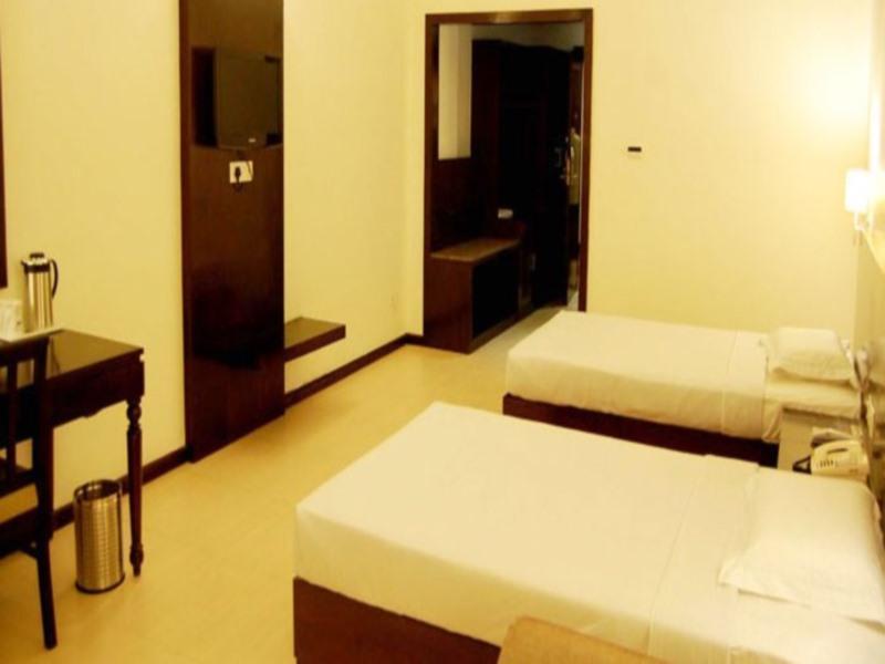 Hotel Ark Continental Rudrapur Екстериор снимка